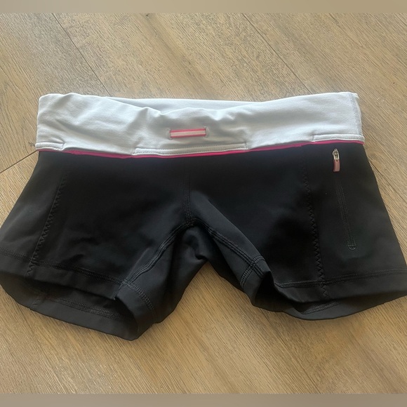 LULULEMON Athletic Bike Shorts - Picture 6 of 6